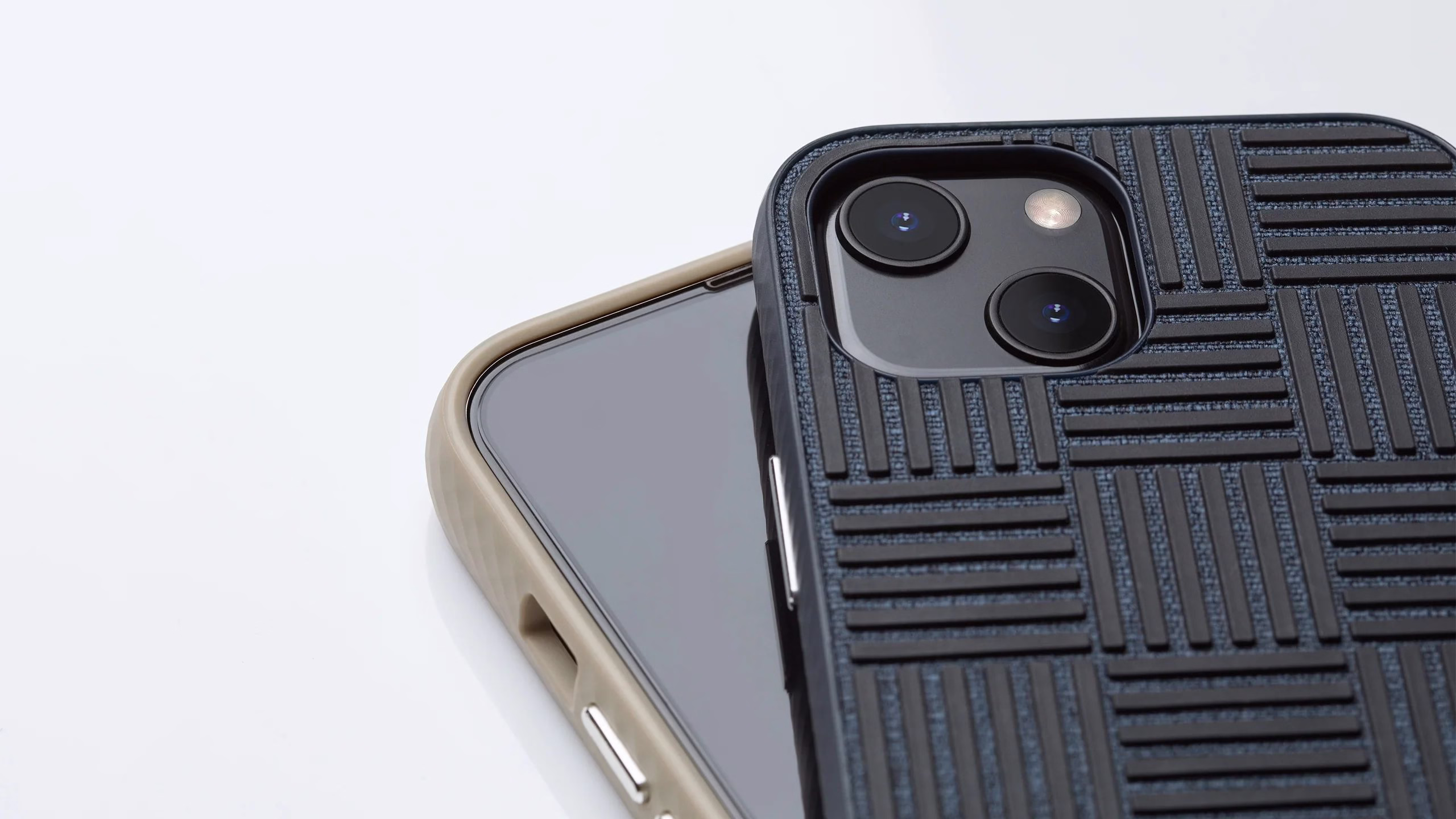 Чехол-накладка Moshi Altra Slim Hardshell Case with Wrist Strap Midnight Blue для iPhone 13 - 1